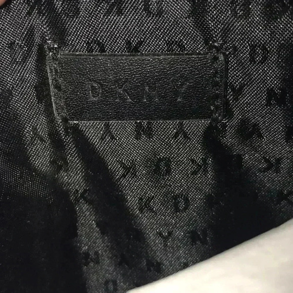 DKNY Quilted Chevron Print Wristlet - Picture 4 of 6